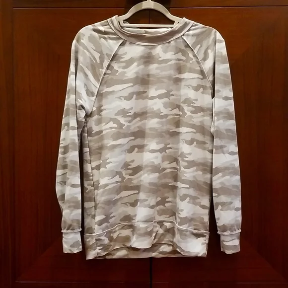 Cozy Camo Top - Picture 2 of 7